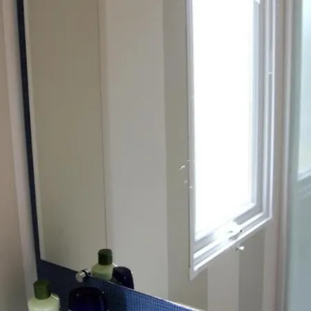 Mobil Confortable Avec Terrasse Pour 6 Personnes - Api-1-52-394 *