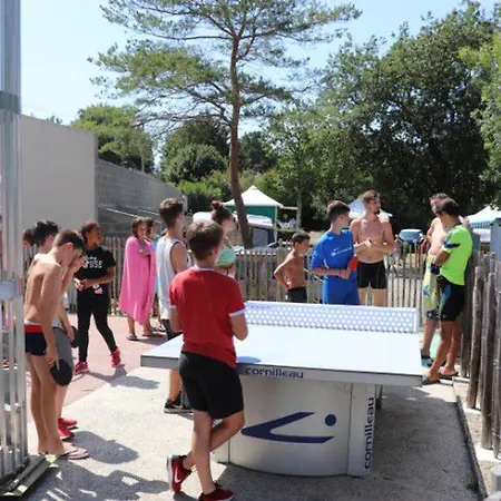 Mobil Confortable Avec Terrasse Pour 6 Personnes - Api-1-52-394