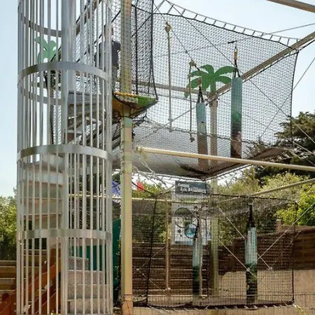 Parque de Campismo Mobil Confortable Avec Terrasse Pour 6 Personnes - Api-1-52-394
