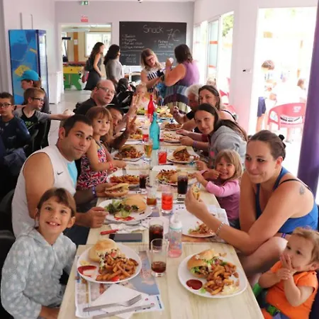 Mobil Confortable Avec Terrasse Pour 6 Personnes - Api-1-52-394 Parque de Campismo *