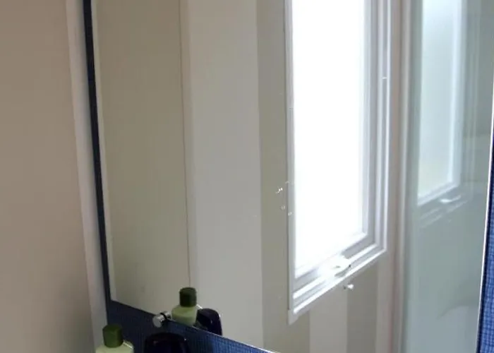 Mobil Confortable Avec Terrasse Pour 6 Personnes - Api-1-52-394 *