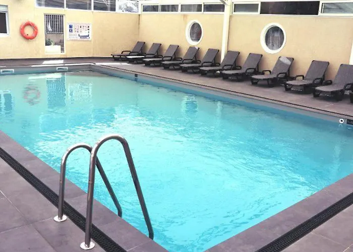 Camping Mobil Confortable Avec Terrasse Pour 6 Personnes - Api-1-52-394