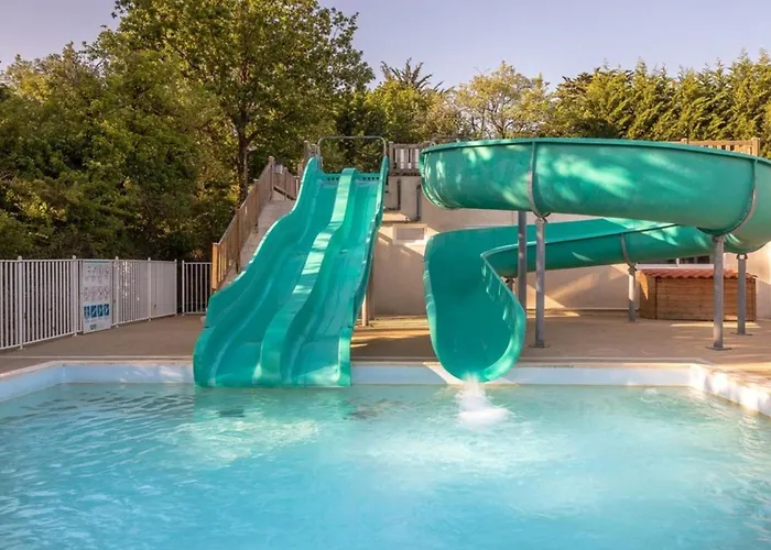 Mobil Confortable Avec Terrasse Pour 6 Personnes - Api-1-52-394 Camping *