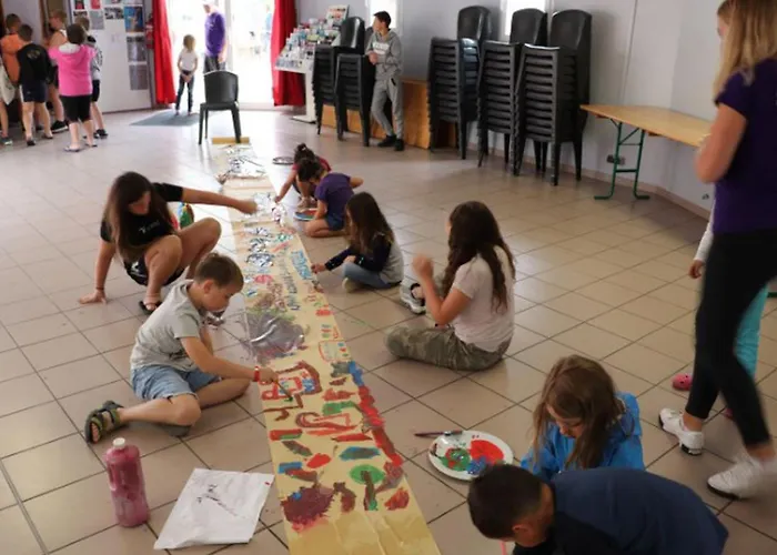 Mobil Confortable Avec Terrasse Pour 6 Personnes - Api-1-52-394 *